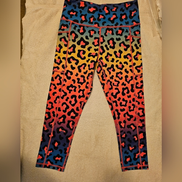 Constantly Varied Gear Rainbow Leopard Capri, XS - Picture 4 of 4